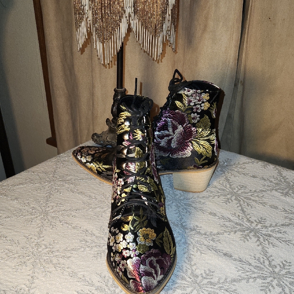 Floral Sateen Ankle Boots sz.8